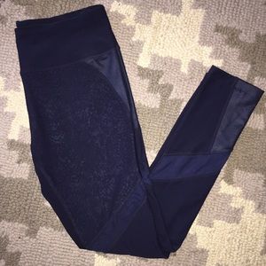 Mondetta blue size Large active leggings mesh
